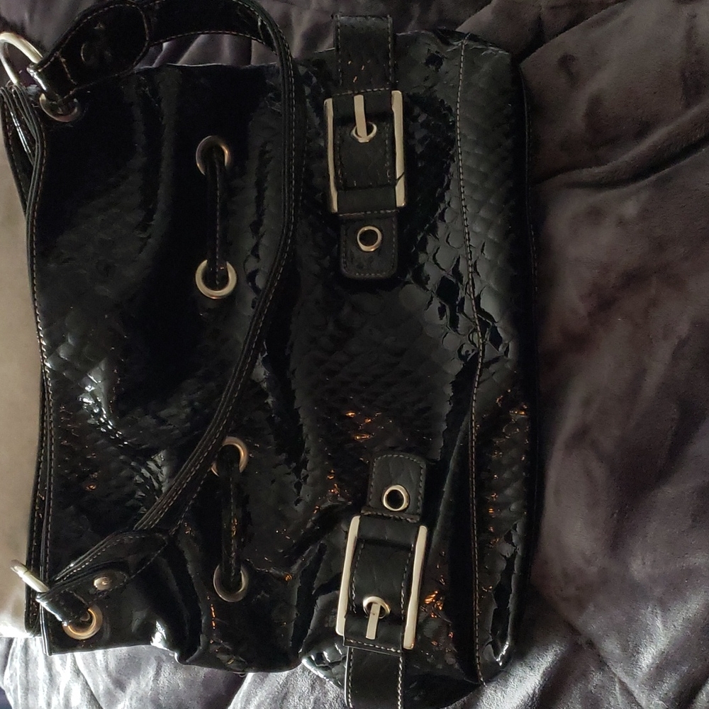 Black medium purse